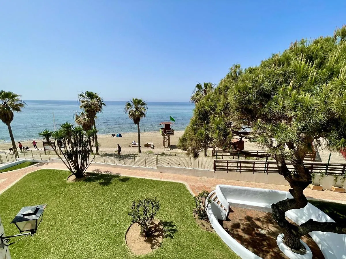 Dona Lola Micaela: Beachfront Duplex with Costa del Sol Views Mijas 0*,