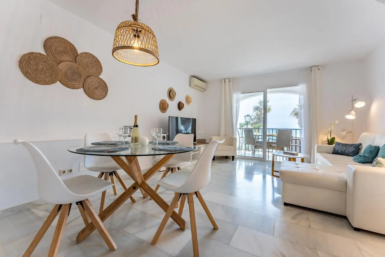 Dona Lola Micaela Beach Front Duplex Apartment With Open Sea And Beach Views Located Between Marbella And Fuengirola - Costa Del Sol - Cs148 ミハス