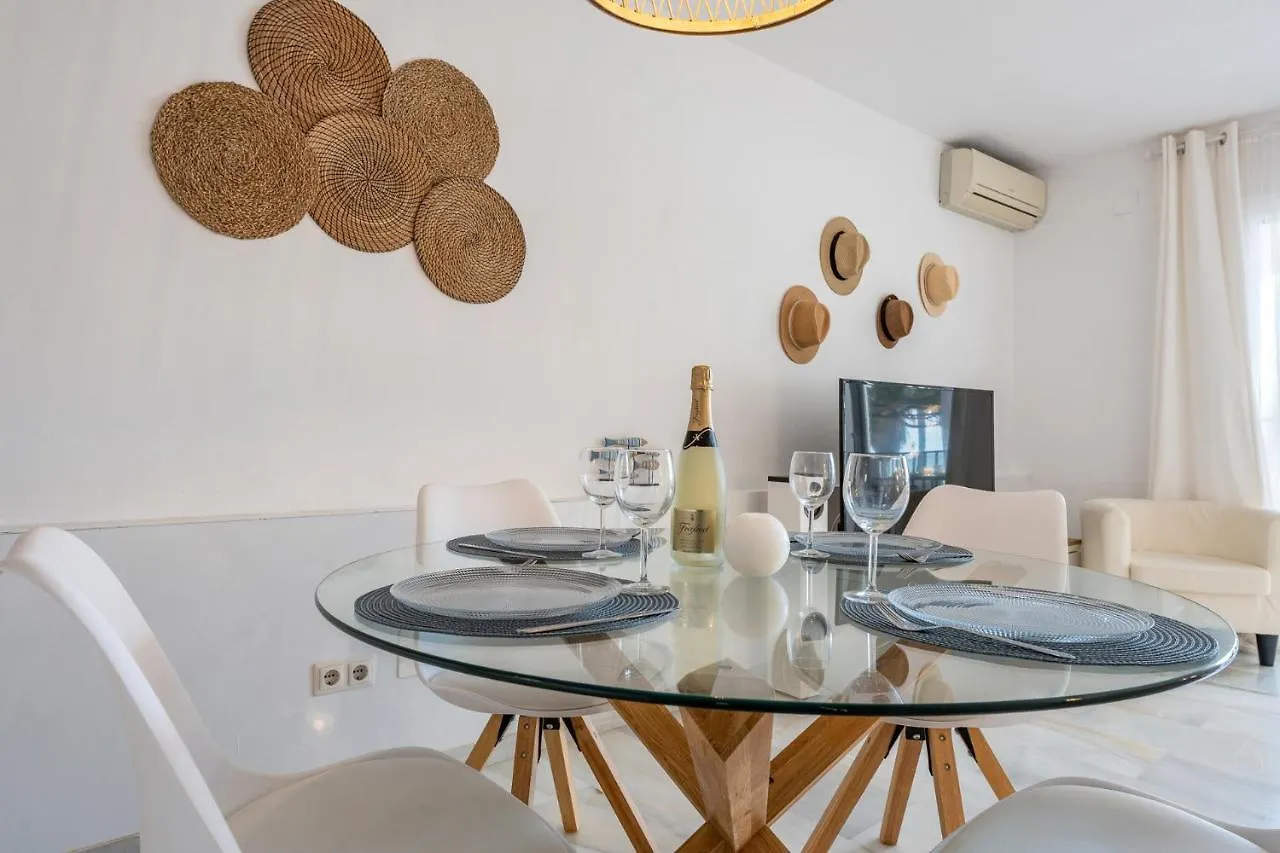 Dona Lola Micaela Beach Front Duplex Apartment With Open Sea And Beach Views Located Between Marbella And Fuengirola - Costa Del Sol - Cs148 ミハス