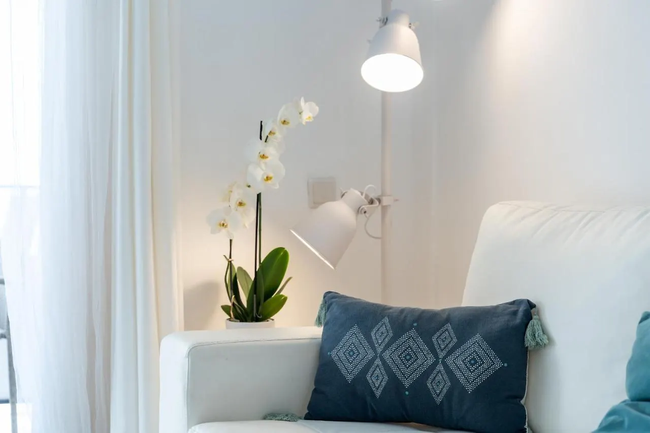 Dona Lola Micaela Beach Front Duplex Apartment With Open Sea And Beach Views Located Between Marbella And Fuengirola - Costa Del Sol - Cs148 ミハス スペイン