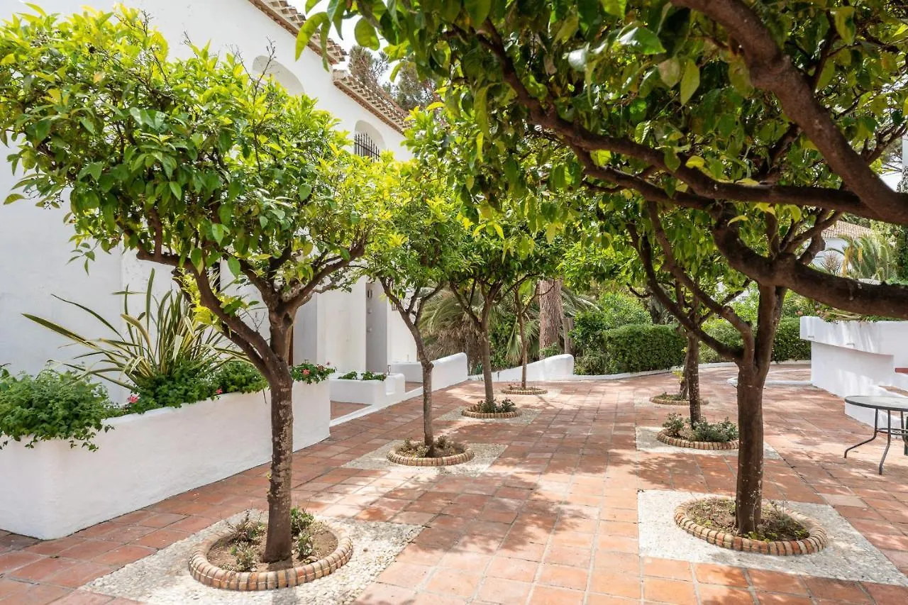Dona Lola Micaela: Beachfront Duplex with Costa del Sol Views Mijas